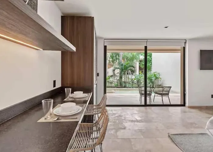 Chic Jungle Balcony Priv Pool Steam & Gym Apartment
