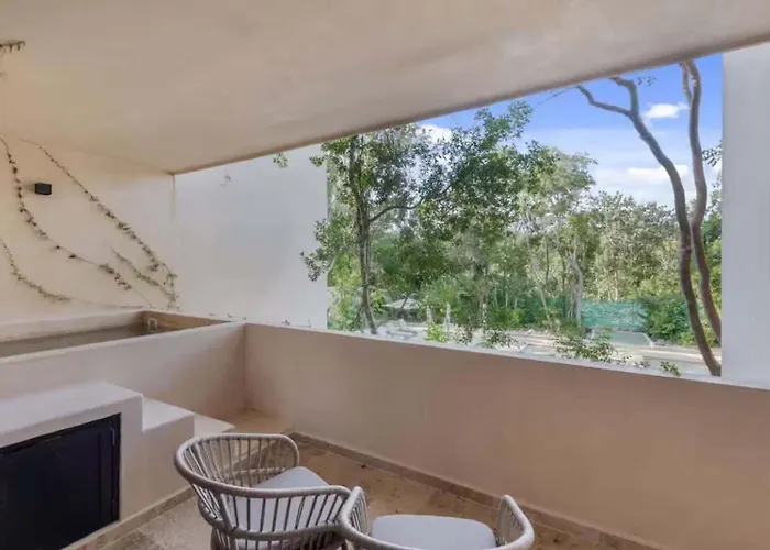 Chic Jungle Balcony Priv Pool Steam & Gym Apartment